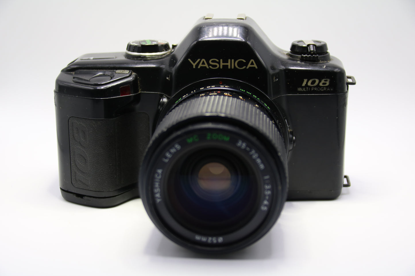 Yashica 108 multi program + 35-70mm
