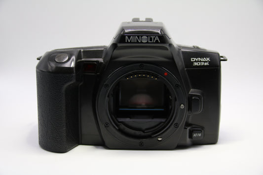 Minolta 303SI + Vivitar 28-210mm